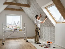 Dachschräge tapezieren